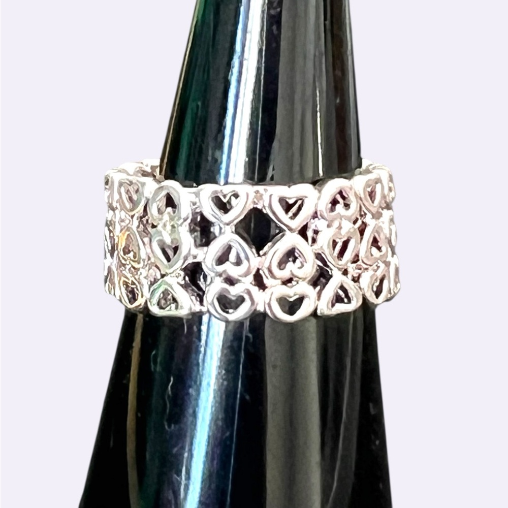 Silver Heart Pattern Thumb Ring - Picture 4 of 8